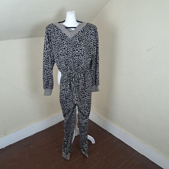 Main Strip Leopard Print Jumpsuit Womens Long Sleeve NWT Size M - Picture 1 of 7